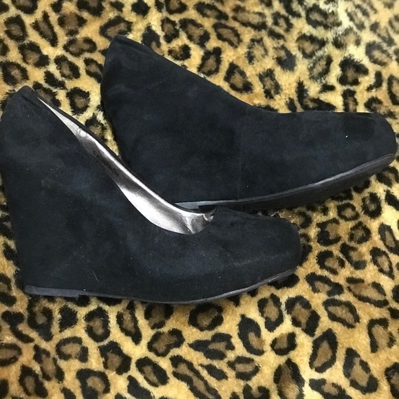 Black Wedges - Picture 7 of 8